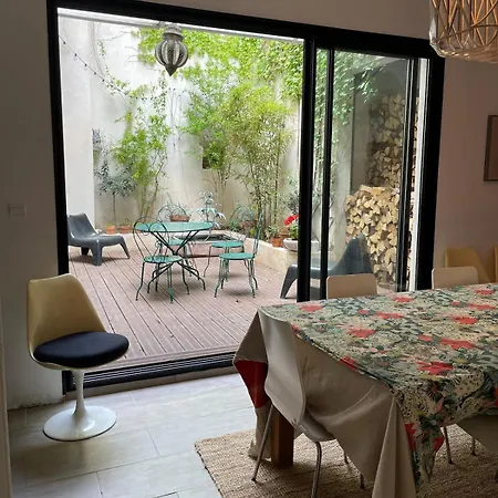 Artist - Courtyard, Terrace, Grand Piano Holiday home *