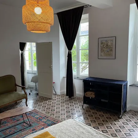 Artist - Courtyard, Terrace, Grand Piano Holiday home *