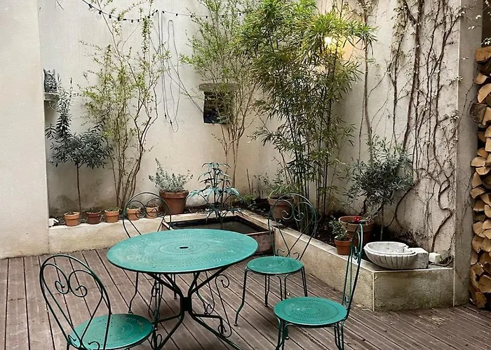 Artist - Courtyard, Terrace, Grand Piano Feriehus Siran (Herault)